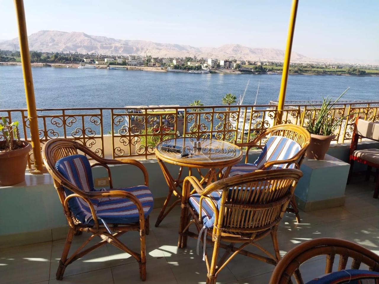 Merry Land Hotel & Roof Top Nile Restaurant Luksor Zewnętrze zdjęcie
