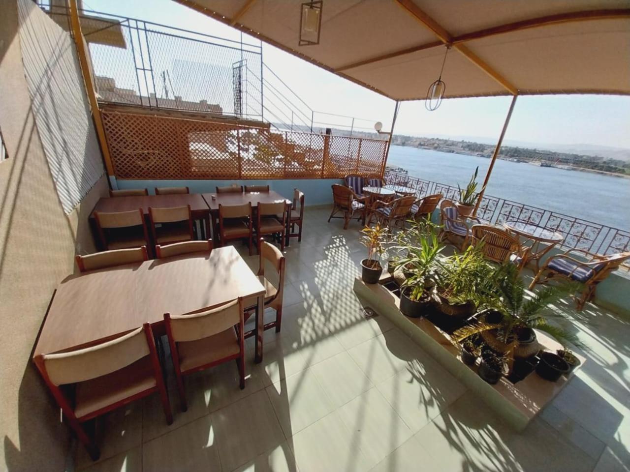 Merry Land Hotel & Roof Top Nile Restaurant Luksor Zewnętrze zdjęcie