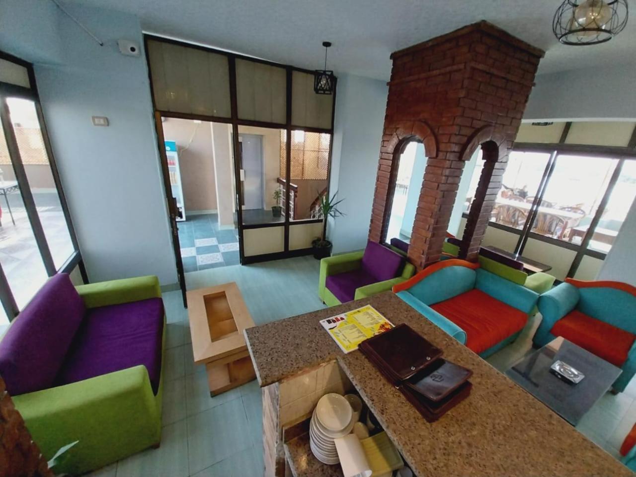 Merry Land Hotel & Roof Top Nile Restaurant Luksor Zewnętrze zdjęcie