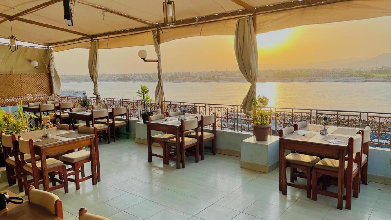 Merry Land Hotel & Roof Top Nile Restaurant Luksor Zewnętrze zdjęcie
